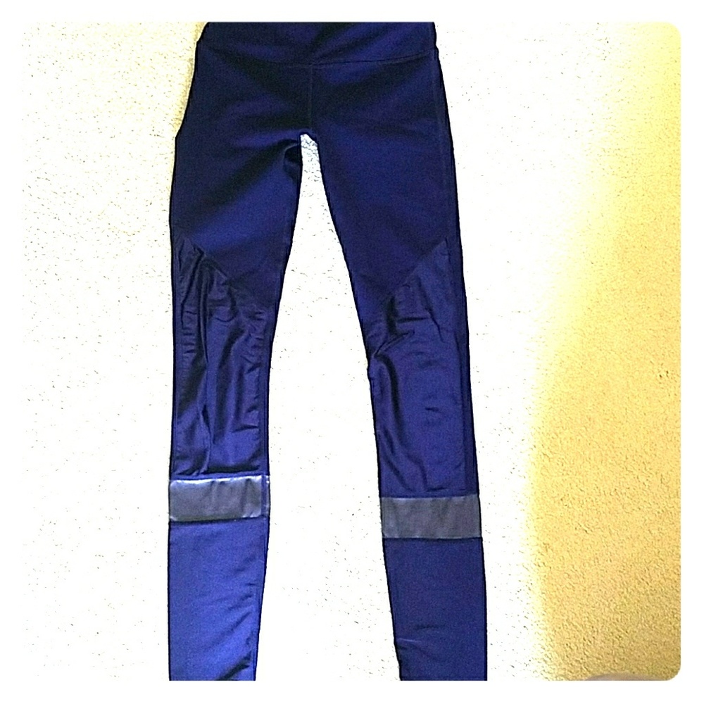 Fabletics blue high-waisted 7/8 leggings NWOT